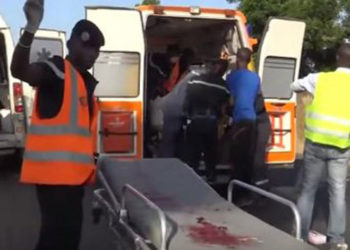 Grave accident de la route : Un Car fauche mortellement un jeune et sa maman, et fait 22 blessés à …