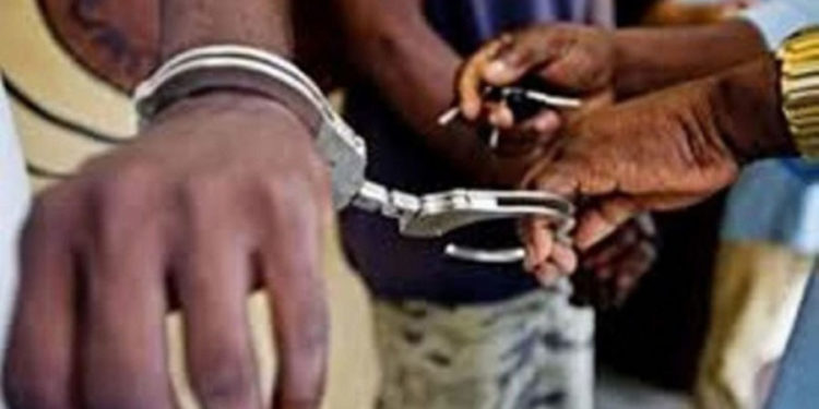 Une responsable apériste vole une centaine de cartes d&rsquo;identité pour le parrainage