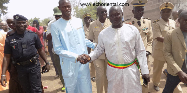 Tamba : le ministre de la jeunesse remet les clés des 100 logements construits à Kahéne