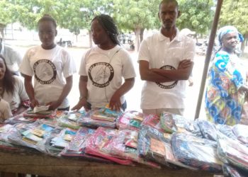 Tamba : L&rsquo;association « Anka Gnokhon Demma » remet des kits scolaires aux enfants