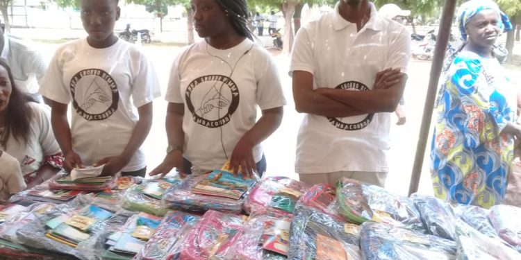 Tamba : L&rsquo;association « Anka Gnokhon Demma » remet des kits scolaires aux enfants