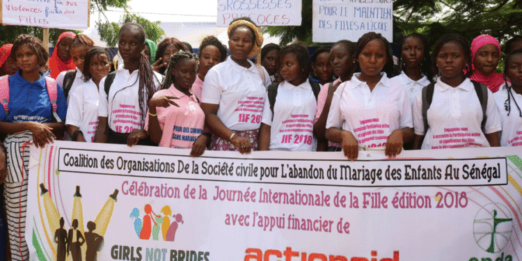 Tamba : La coalition de la société civile en croisade contre le mariage d’enfant, les populations de Nétéboulou sensibilisées