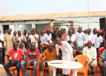 Koumpentoum : Les jeunes arborant des brassards ont tiré à boulets rouges sur le  député maire et interpellent l’Etat.