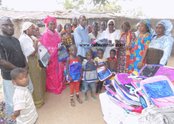 Tambacounda : L’Association des femmes du ministère de l’éducation offre des fournitures scolaires à l’école Kothiarinding