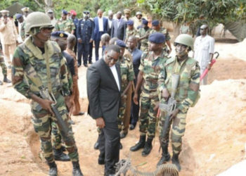 Macky Sall rallonge l’âge du départ à la retraite des militaires, des généraux aux hommes du rang