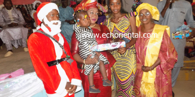 Arbre de Noël 2018 : Le collectif des acteurs de la petite enfance offre le sourire à 130 enfants