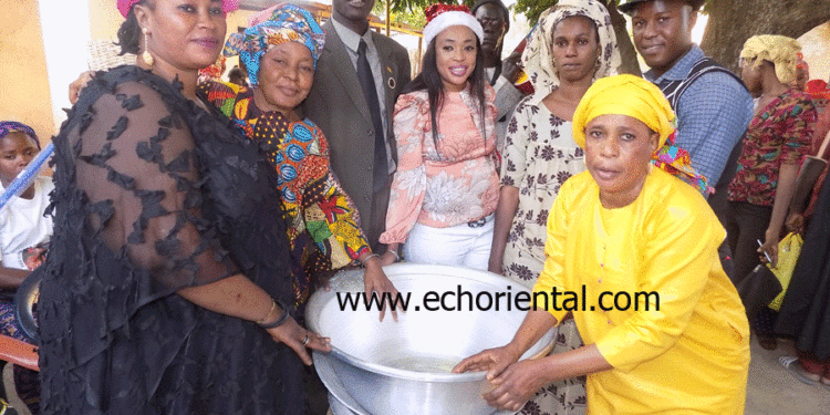 Koussanar : Déo Cissé remet des ustensiles de cuisine et un appui financier aux femmes