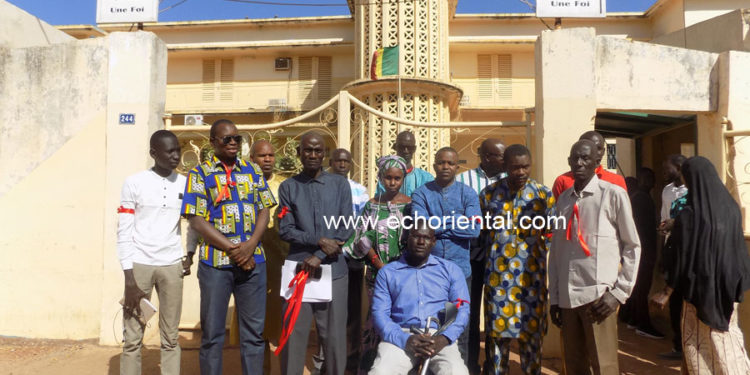 Setting à Tamba : Les travailleurs de la justice en brassards rouges, ils dénoncent le non respect des engagements du gouvernement