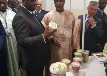 Plate Forme logistique et commercial : Le Président Macky Sall visite le stand de Yéllitaaré et félicite Mamadou Oumar Sall