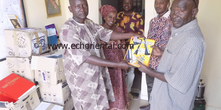 Tamba : L’association Reillanne remet 32 cartons de 1470 livres et une imprimante à Adja Aïda Mbaye et la maternelle municipale