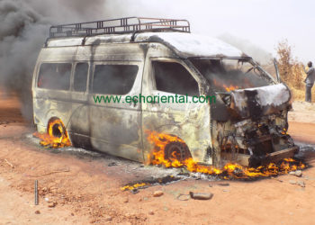 Violences électorales à Tambacounda : Voici le véhicule calciné de la presse du cortège du PUR.