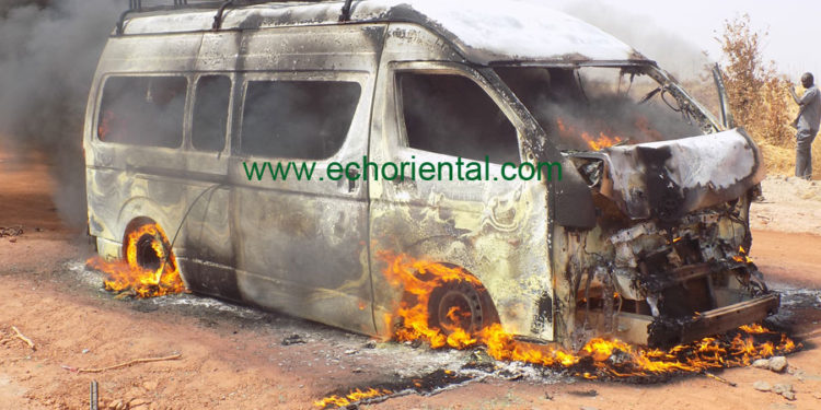 Violences électorales à Tambacounda : Voici le véhicule calciné de la presse du cortège du PUR.