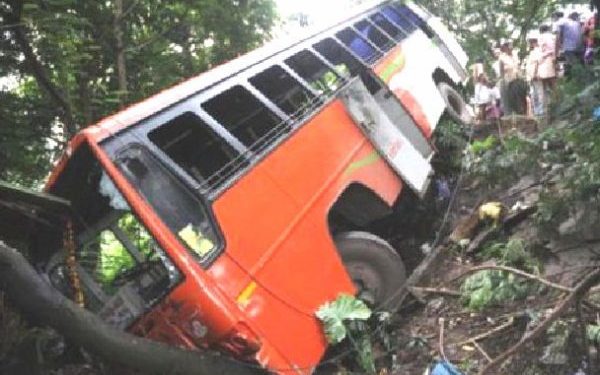Un bus transportant des militants de Sonko se renverse