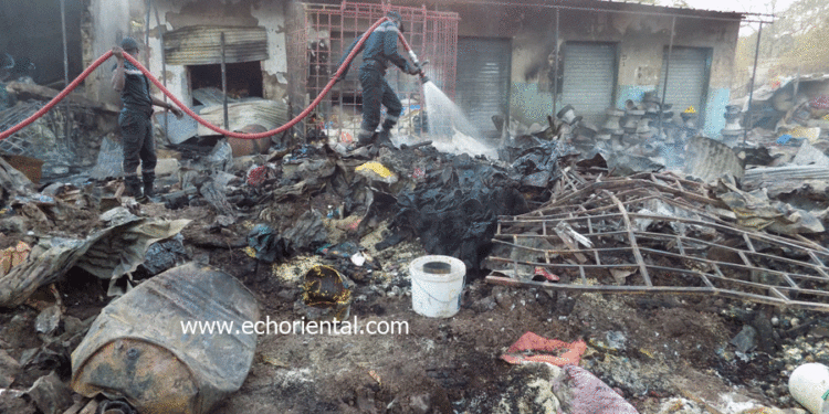 PHOTOS : Incendie du marché central de Tamba, les Sapeurs encore sur les lieux
