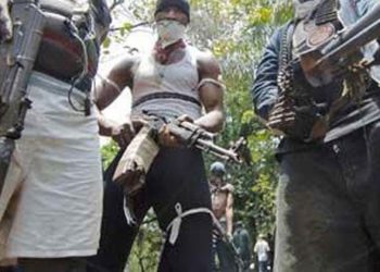 Braquage à Bala : Un vigile blessé par balle, 1 boutique dévalisée.