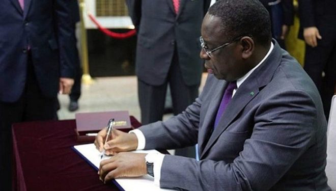 Le président Macky Sall a promulgué la loi sur la suppression du poste de PM et a renouvelé sa confiance au gouvernement