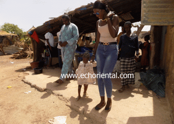 Tamba : La fillette Juliette Bindia qui n’a jamais marché dans sa vie, est aujourd’hui sur ses 2 jambes grâce à Mamy Guèye et aux FST