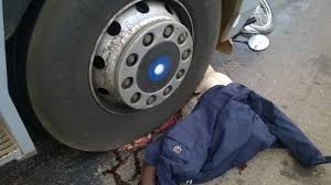 Dernières minutes : Un accident spectaculaire à Koussanar, une élève tuée par un camion mal stationné