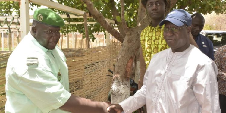 Production massive de plants à Tamba : Le ministre de l’environnement félicite le Capitaine Gaye et son équipe pour la reprise en main de la pépinière régionale…