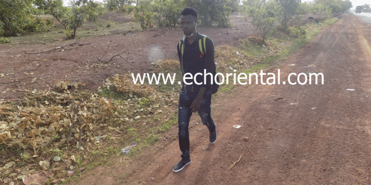 Tamba-Dakar à pied: Un jeune de Kédougou marche pour aller féliciter le Chef de l’Etat Macky Sall