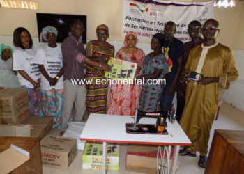 Tamba : Des filles, du foyer des jeunes filles, formées à la confection des serviettes hygiéniques réutilisables.