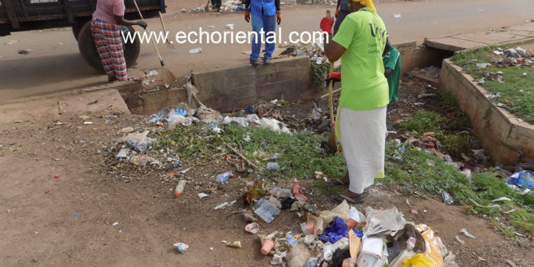 Lendemain Tabaski à Tamba : opération de nettoyage, la Mairie, l’Ucg et Fera au front pour dégager les déchets des lieux de production