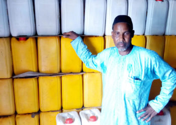 Tabaski 2019 à Tamba: Le Maire Seydou Bâ au chevet des populations de sa commune, 1.400 litres d’huile distribués