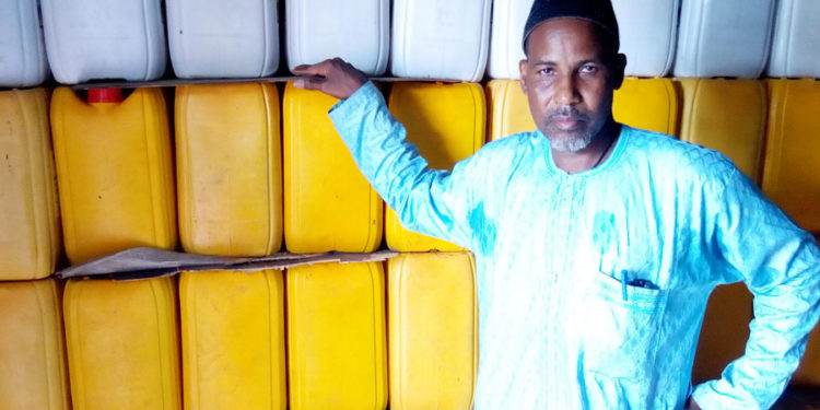 Tabaski 2019 à Tamba: Le Maire Seydou Bâ au chevet des populations de sa commune, 1.400 litres d’huile distribués