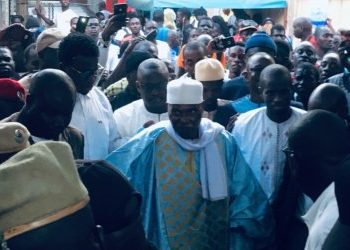 Me Abdoulaye Wade accueilli en héros à Keur Sérigne Touba