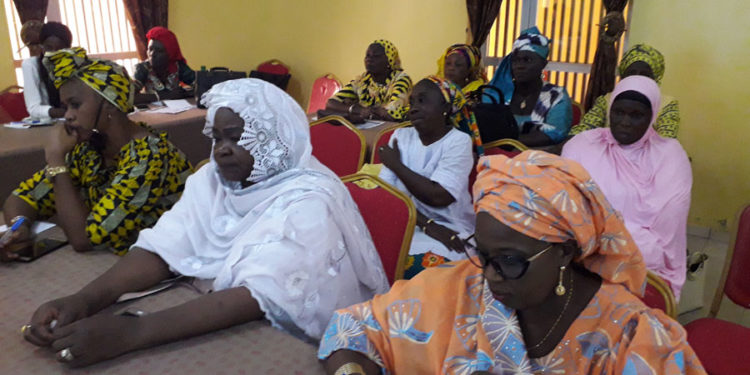 Tamba : une vingtaine de restauratrices de la chambre de commerce à l’école des normes d’hygiène et qualité