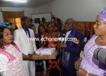 Tambacounda : Sargal, Le ministre Sidiki Kaba honore Mme Aïssatou Koité, Grand Prix du Chef de l’Etat pour l’enseignant.