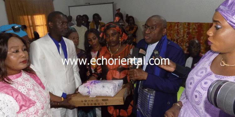 Tambacounda : Sargal, Le ministre Sidiki Kaba honore Mme Aïssatou Koité, Grand Prix du Chef de l’Etat pour l’enseignant.