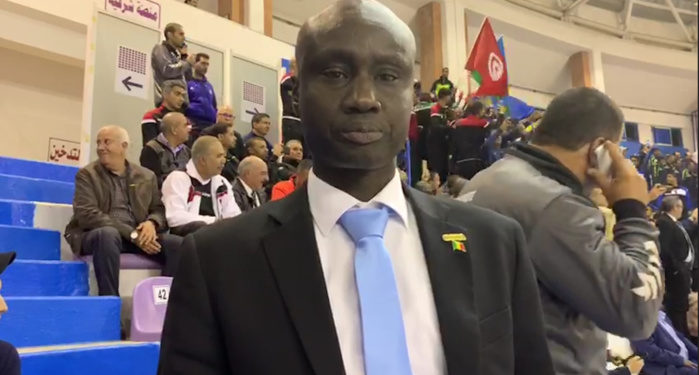 Badara Ndiaye (Vice-président fédération sports travaillistes) remporte le trophée du meilleur dirigeant sportif dans le cadre de la promotion des sports travaillistes