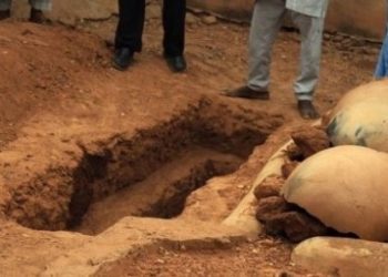 Kédougou : Un arsenal mystique découvert sur une tombe profanée