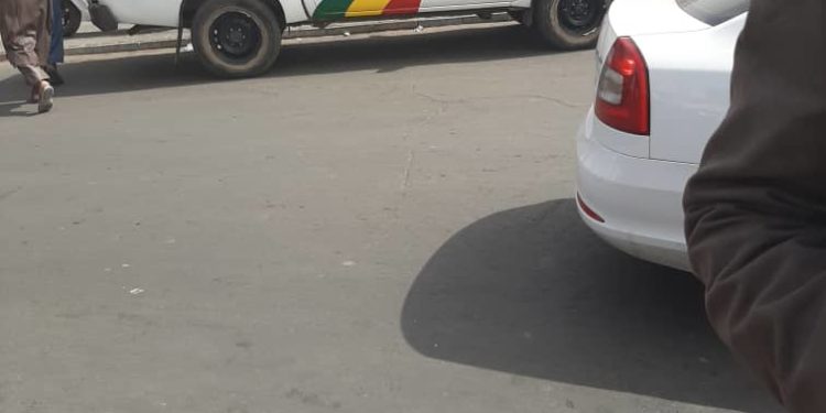 Un policier vient de mettre fin à sa vie, en pleine rue…