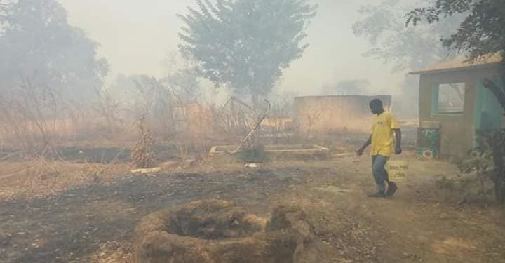 Urgent : Un incendie d’une rare violence a ravagé le village Thiancoumala, les enseignants, l’Imam, …ont tout perdu