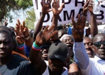 Gambie : Trois morts lors d&rsquo;une manifestation pour le départ du Président Barrow