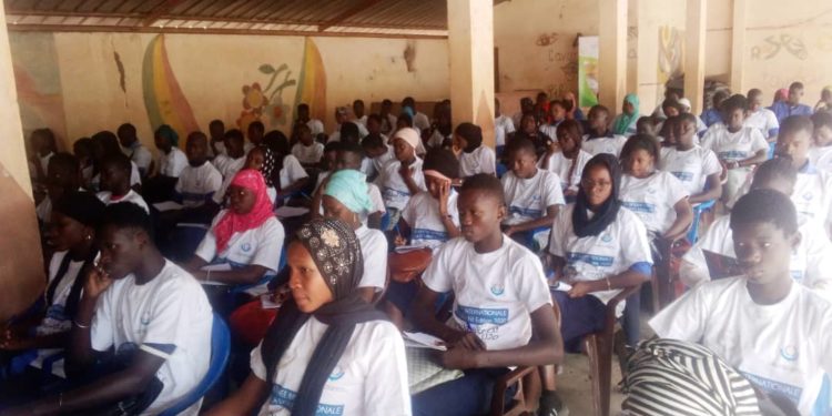 Journée internationale de la Douane à Tamba: Les élèves du Lycée Mame Cheikh Mbaye informés des missions des soldats de l&rsquo;économie.