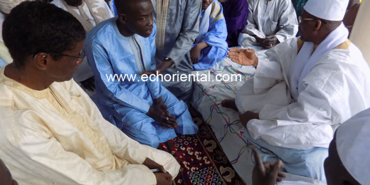 Tambacounda : 17e édition de la Ziarra annuelle de Djinkoré Peulh: Thierno Mouhamadou Bassirou Bâ de Gounasse, prie pour la paix et bénit le « cleaning day ».