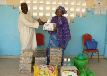 Lutte contre le Covid-19 : Bomél Diallo, HCCT remet un appui au comité communal de Néttéboulou et au poste de santé de Djinkoré.