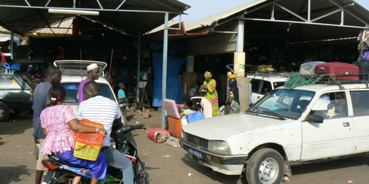 Lutte contre Covad-19: Inédit, des passagers de « 7 places » Tamba-Ziguinchor refusent  catégoriquement de voyager avec un « toubab »