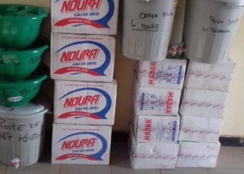 Lutte contre le Covid-19 à Bala: Le Maire Seydou Yatassaye sensibilise et distribue des kits d’hygiène