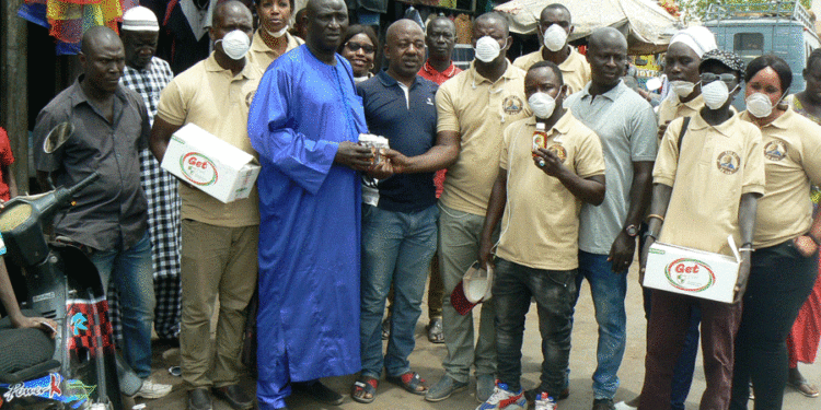 Lutte contre le Covid-19 à Tamba : Le collectif « Nioun ak Sidiki, Sidiki ak Nioun » s’investit et distribue des produits d’hygiène