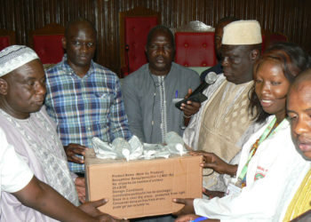 Élan de solidarité contre le Covid-19 : Le Député Maire Mame Balla Lô remet un lot de kits d’hygiène de 5 millions de Francs Cfa.