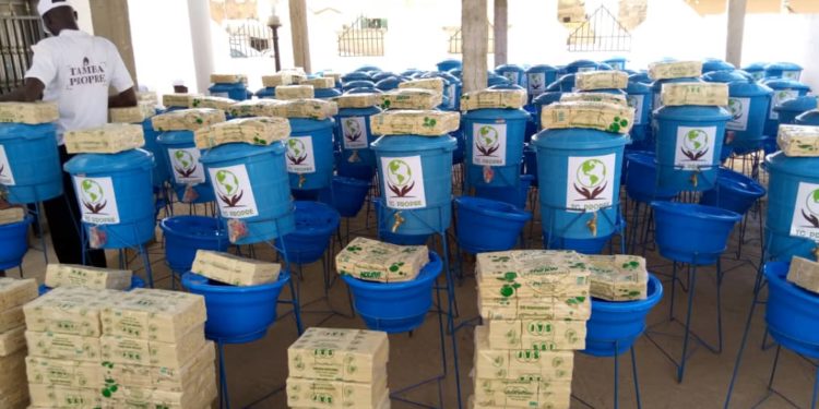 Lutte contre le Covid-19 à Tamba : L’association « Anka Wouli » mobilise 175 lave-mains et 200 cartons de savons