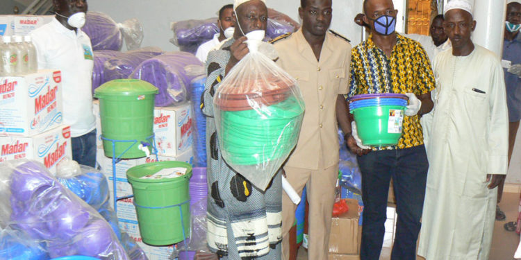 Lutte contre Covid-19 à Tamba : L’Association « Am Bé Koun » Solidarité met plus de 4,3 millions en produits et matériels pour des communes