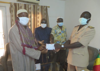 Lutte contre le Covid-19 : Le Dayiratoul Al Mouhadjiroune Wal Mouhajirate d’El Hadj Fansou Bodian, remet une enveloppe financière au CRGE.