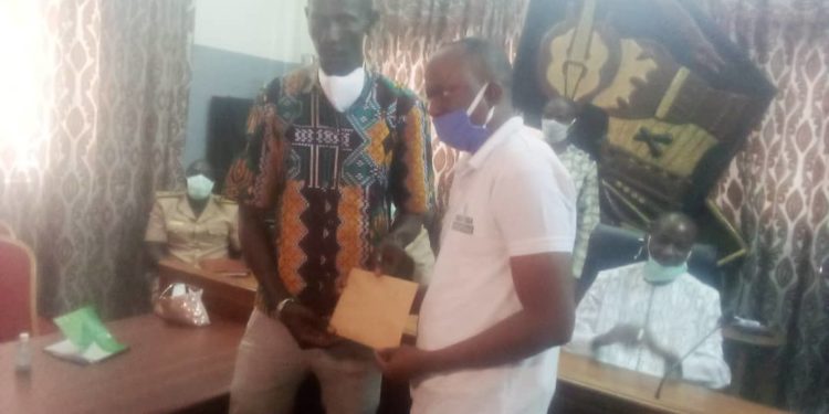 Tamba: Lutte contre le Covid-19, le CRGE donne un appui d&rsquo;un million aux conducteurs de motos Jakarta.