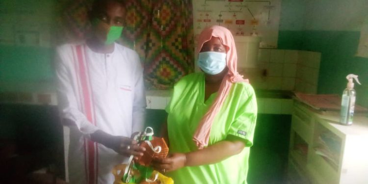 Tamba : Lutte contre le covid 19, le président de la zone 1A de l&rsquo;ODCAV offre une cinquantaine de masques au poste de santé d&rsquo;AFIA.