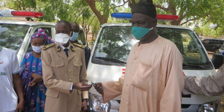 Tambacounda : L&rsquo;entreprise Arezki offre 2 ambulances aux communes de Koulor et Bélé.